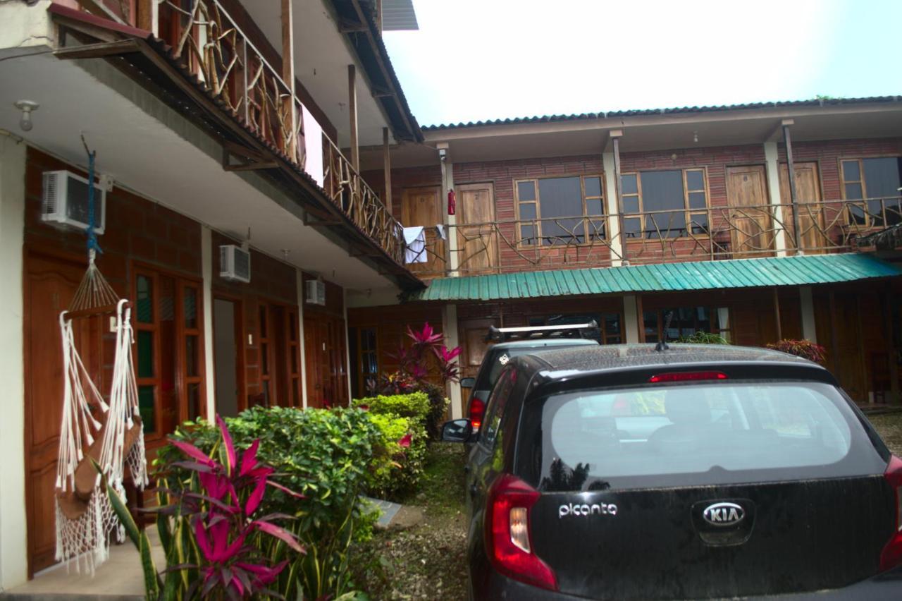 מונטניטה Hostal Tierra Y Mar מראה חיצוני תמונה