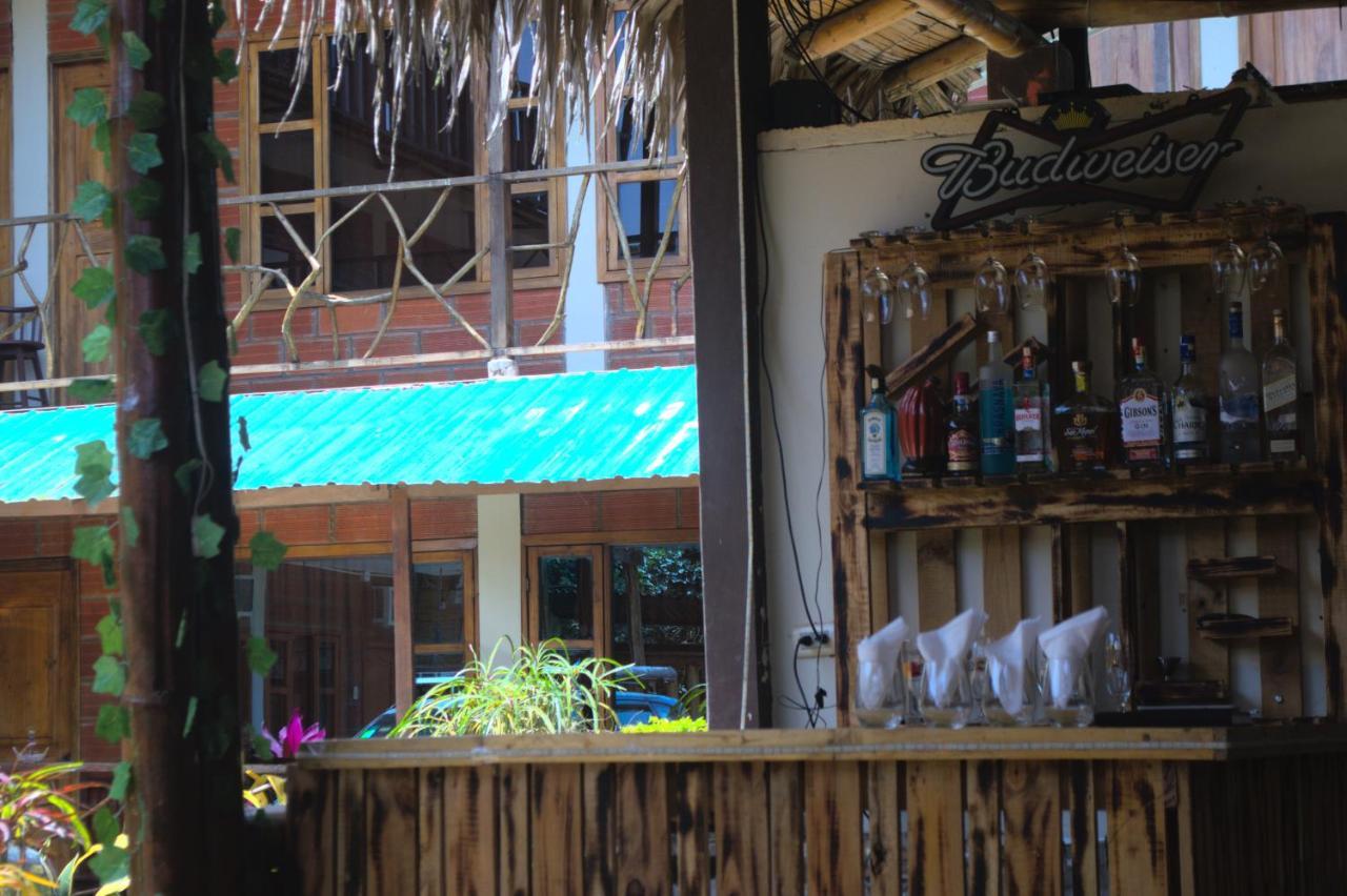 מונטניטה Hostal Tierra Y Mar מראה חיצוני תמונה